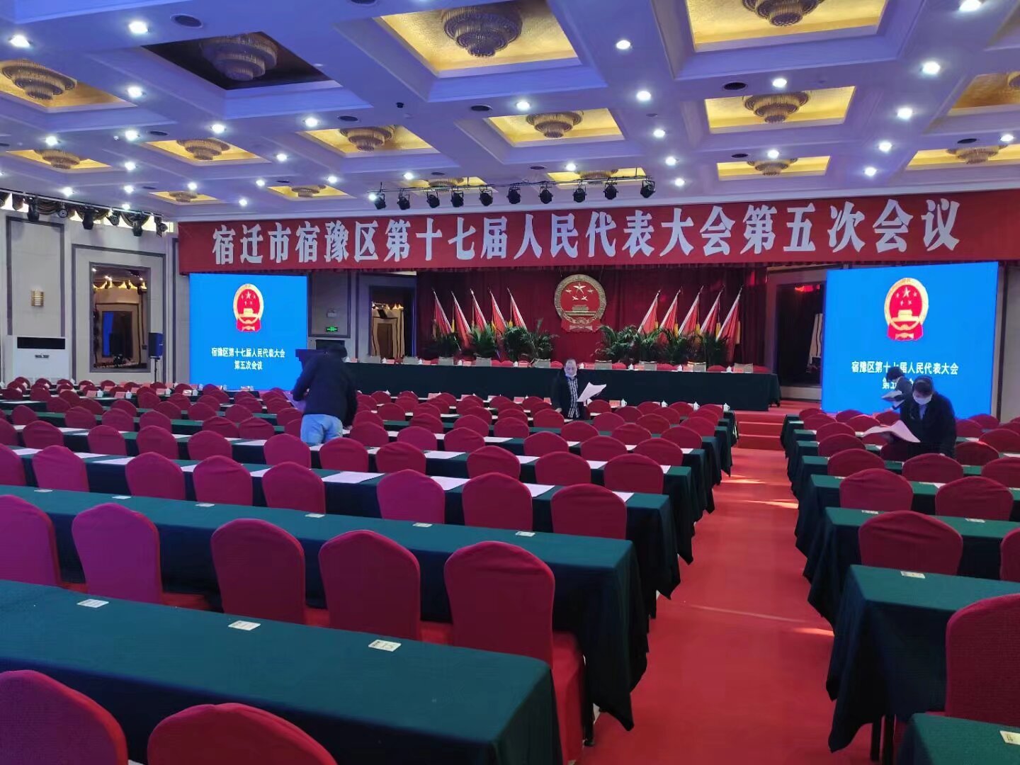 人民拥我、我为人民，转业军人  一生为你服务。